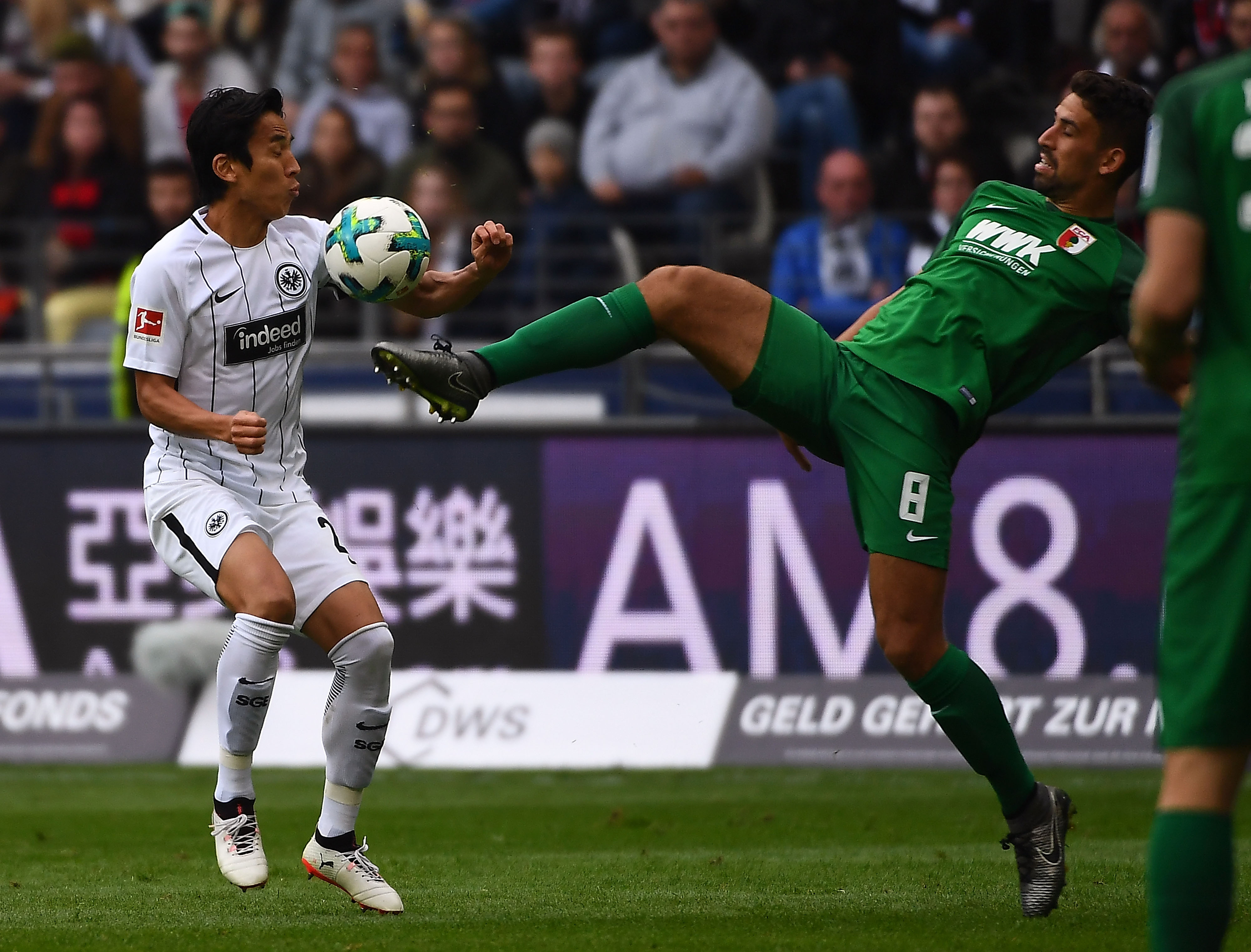 今晚德甲传出新动向，法兰克福单刀错失，管理层表态：底气十足，更衣室氛围转暖的简单介绍