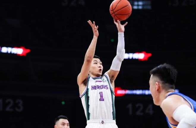 2026 世界杯赛程-关于风云突变！勒沃库森集结日复出首秀；CBA常规赛版图或变；引发热议；心理建设被强调的信息